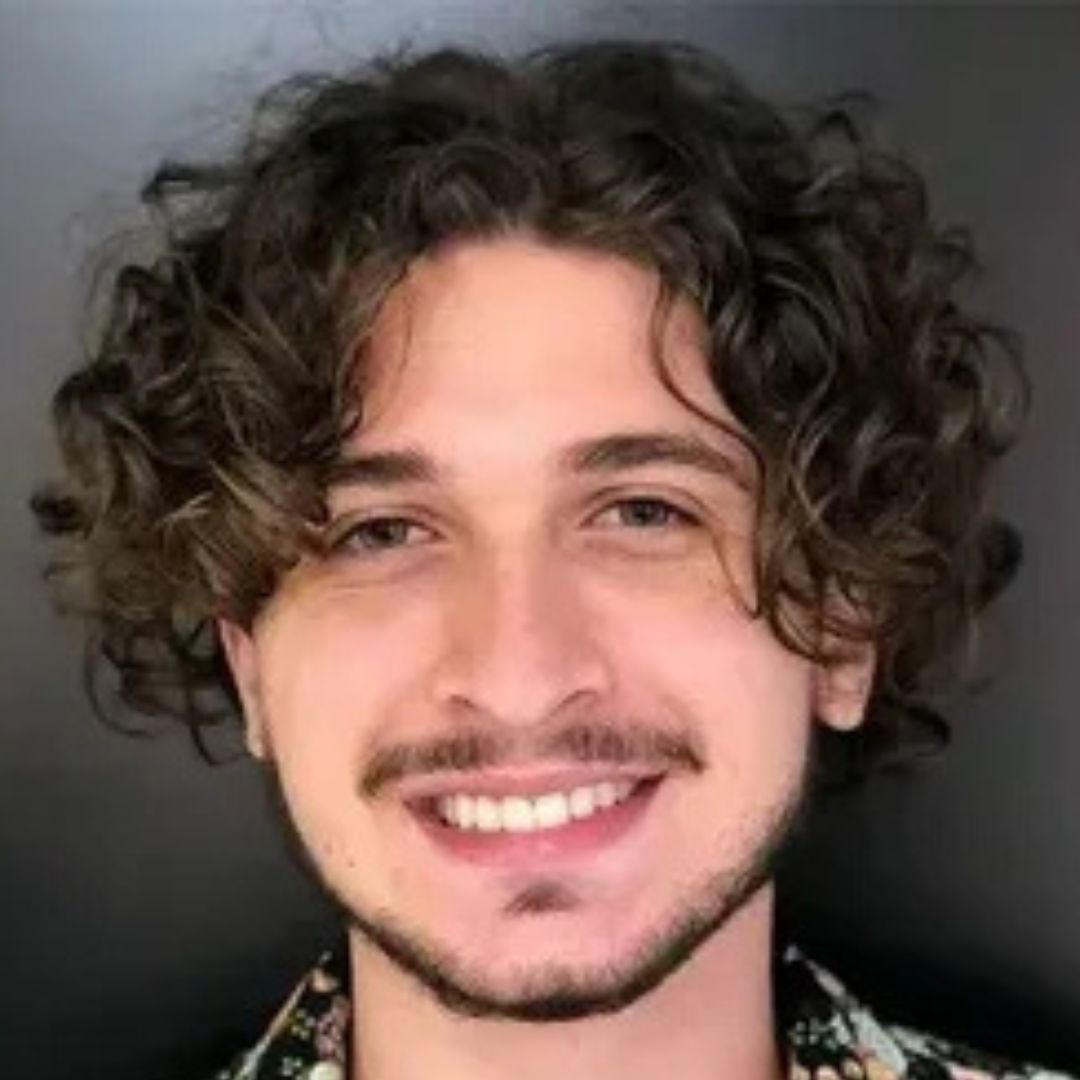 curly middle haircut